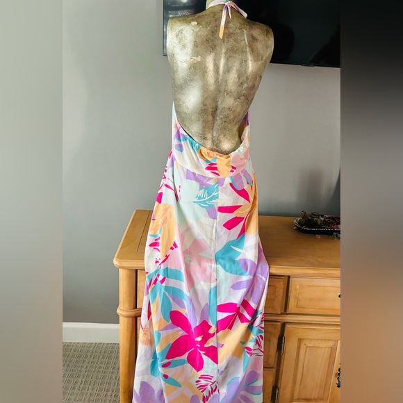Gorgeous BoHo style maxi dress backless halter can be worn two different ways - Picture 4 of 7